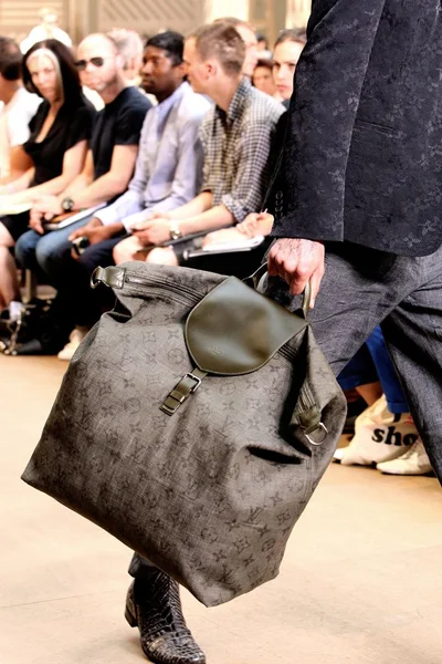 Look 49